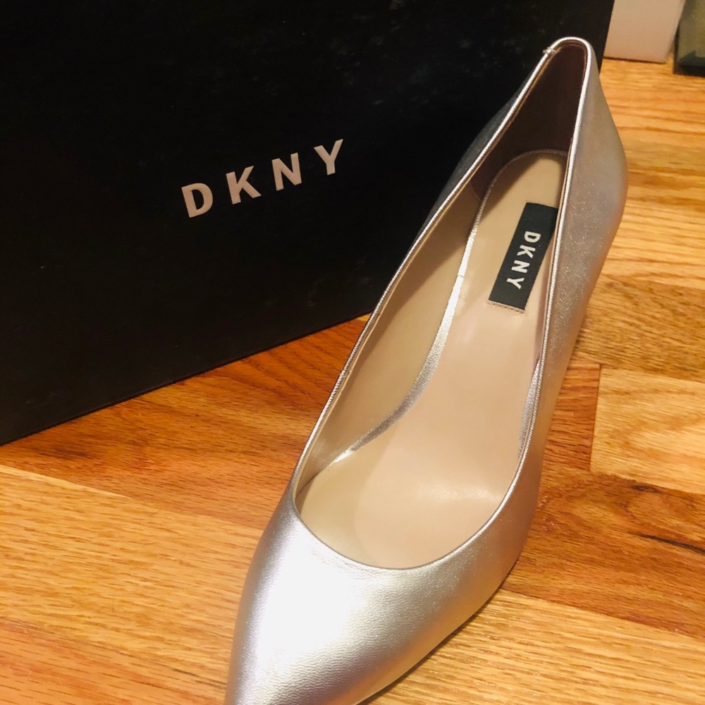 Pump shoes from DKNY